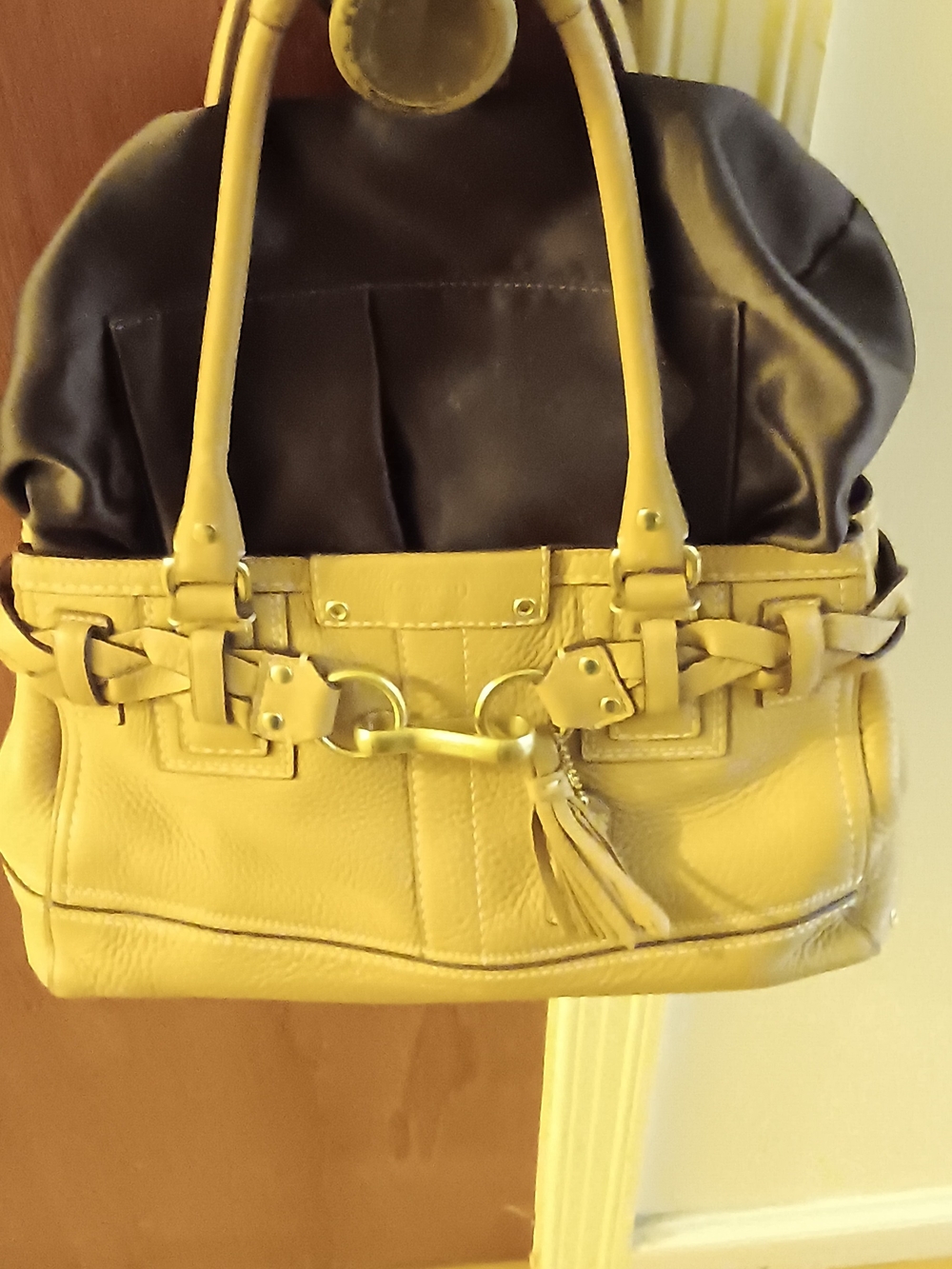 Coach Brown Tan Leather Shoulder Bag with Gold Hardware - Picture 3 of 6